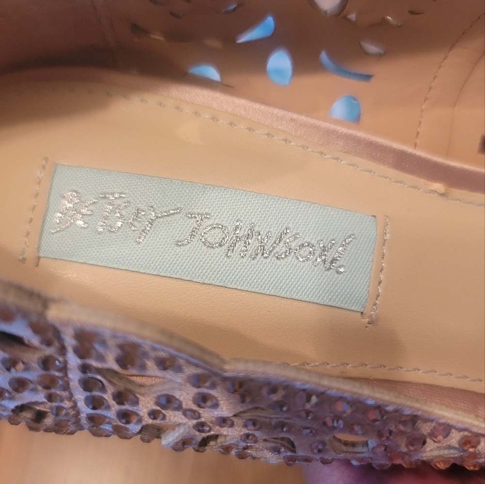 NWT Betsey Johnson Elsa Blush Pink Pointed Embellish Pointed Heels Shoes Size 8 - Picture 6 of 9